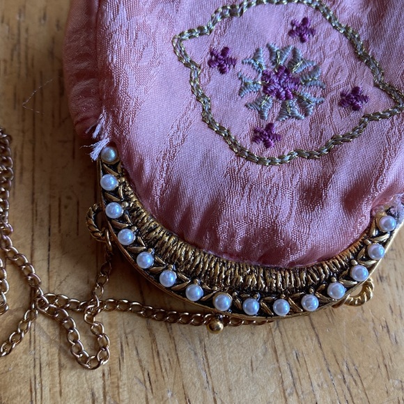 Vintage Coral Pink Coin Purse, Rococo Style, 1990's Tiny Handbag for Change - Picture 10 of 12